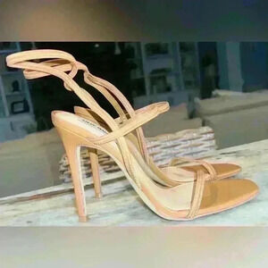 Women’s STEVE MADDEN Nectur heeled Strappy sandal in camel. Size 9.5